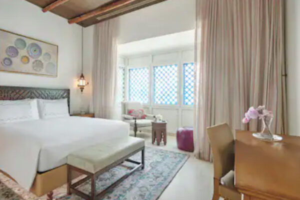 Hilton-1